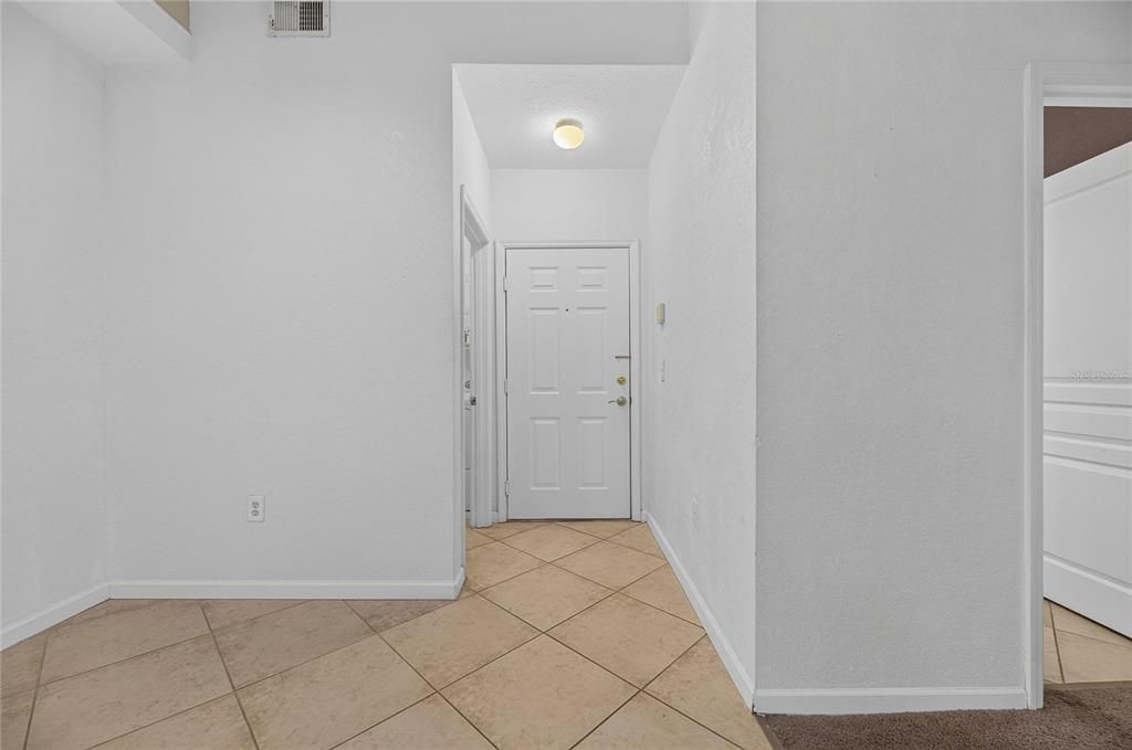Active With Contract: $117,000 (1 beds, 1 baths, 780 Square Feet)
