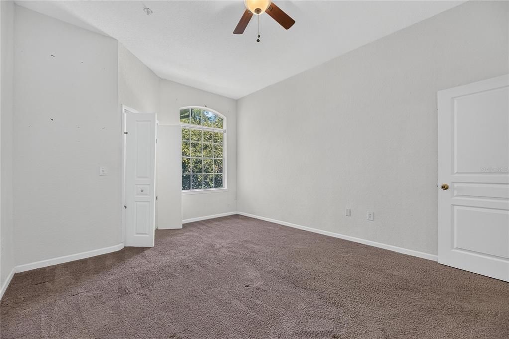 Active With Contract: $117,000 (1 beds, 1 baths, 780 Square Feet)
