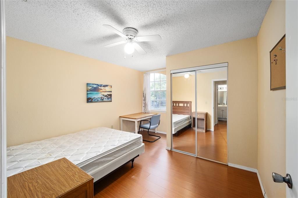 For Rent: $1,600 (3 beds, 3 baths, 1198 Square Feet)