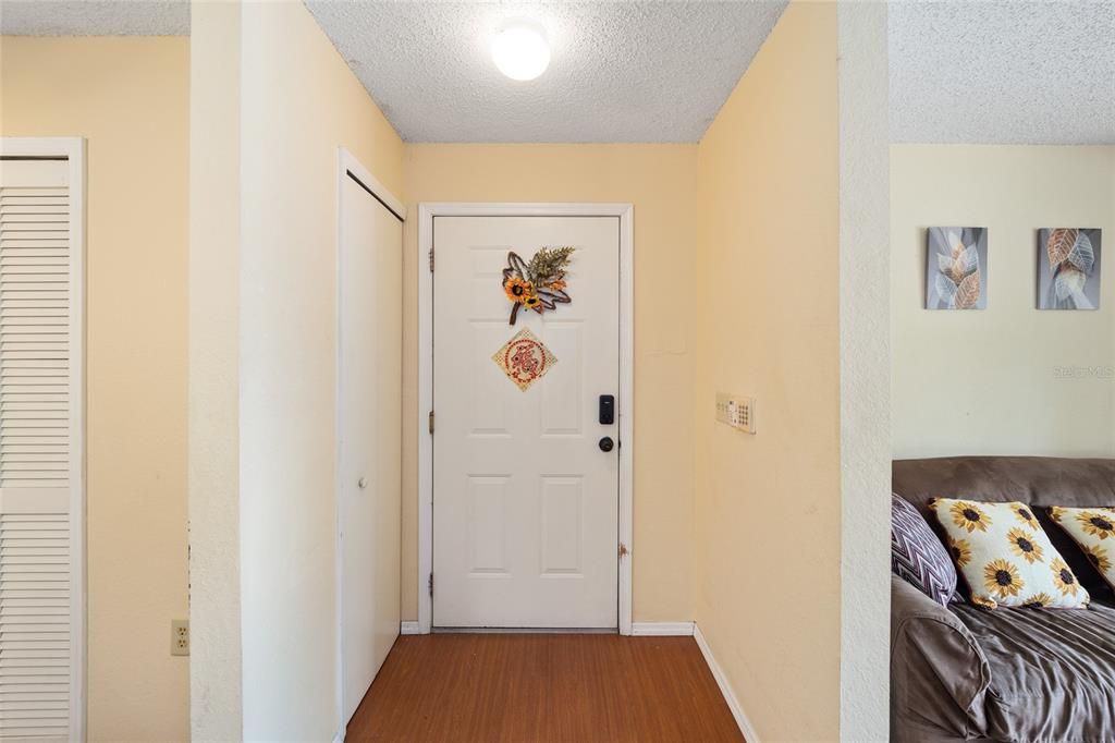 For Rent: $1,600 (3 beds, 3 baths, 1198 Square Feet)