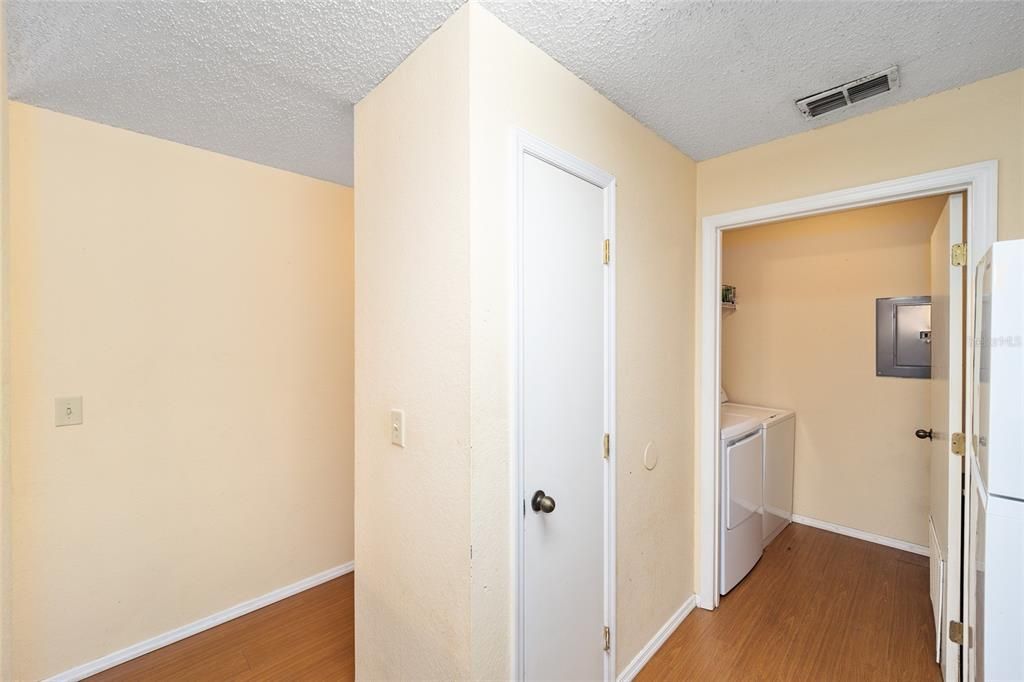 For Rent: $1,600 (3 beds, 3 baths, 1198 Square Feet)