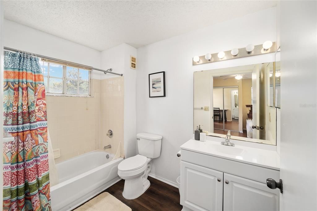 For Rent: $1,600 (3 beds, 3 baths, 1198 Square Feet)