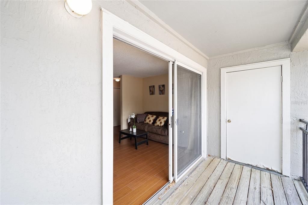 For Rent: $1,600 (3 beds, 3 baths, 1198 Square Feet)