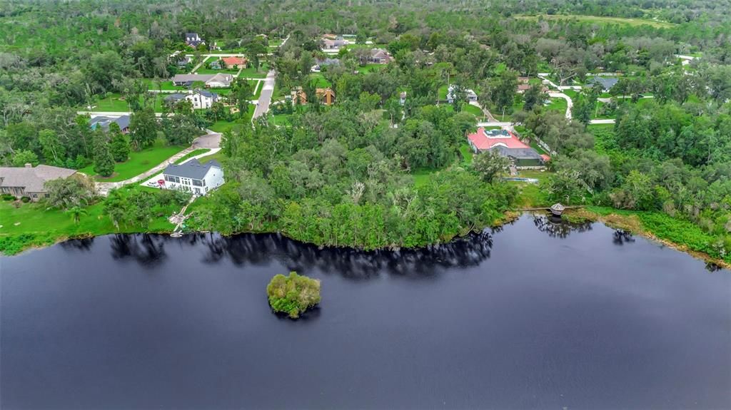 待售: $70,000 (0.82 acres)