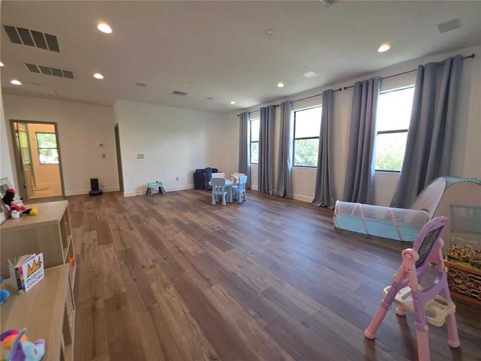 En Renta: $3,750 (4 camas, 3 baños, 3227 Pies cuadrados)