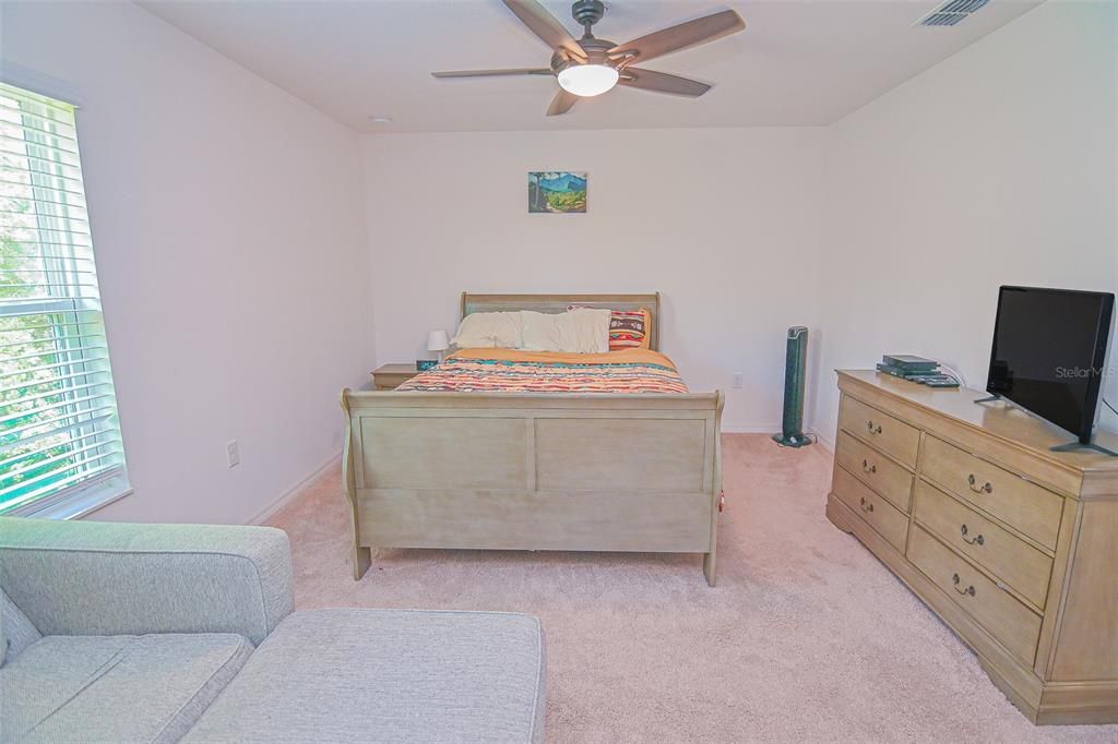 For Rent: $1,700 (2 beds, 2 baths, 1445 Square Feet)