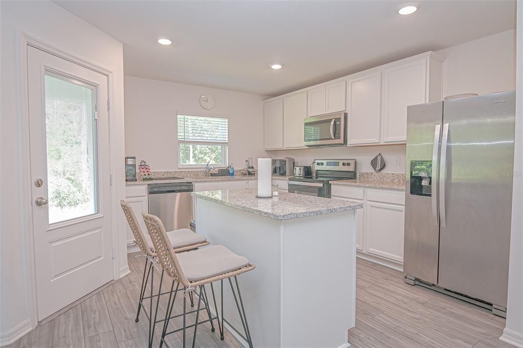 For Rent: $1,700 (2 beds, 2 baths, 1445 Square Feet)