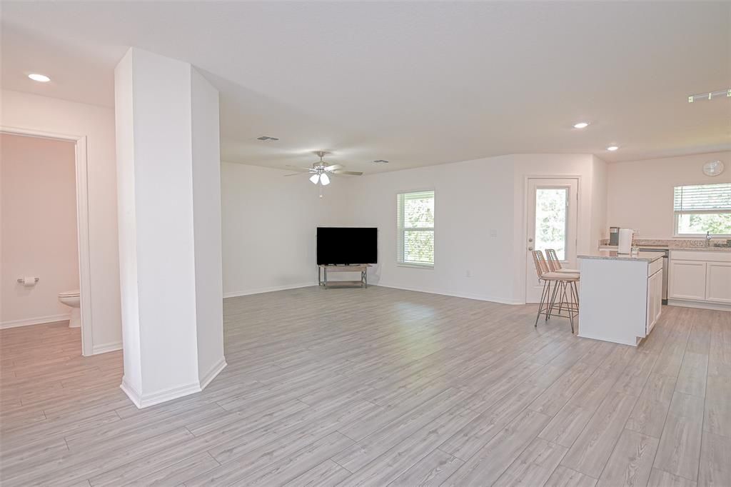 For Rent: $1,700 (2 beds, 2 baths, 1445 Square Feet)