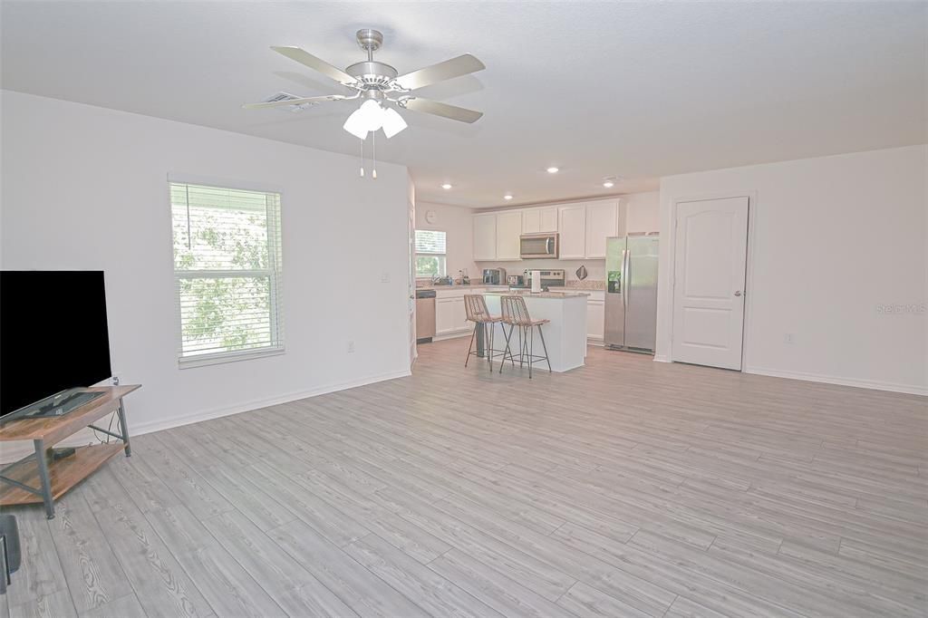 For Rent: $1,700 (2 beds, 2 baths, 1445 Square Feet)