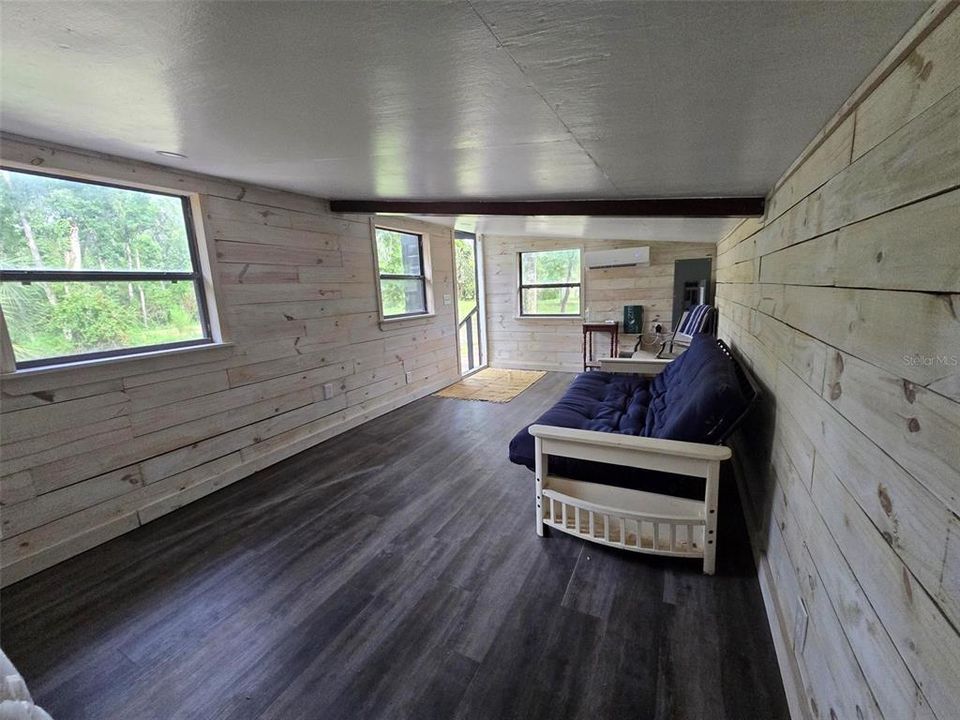 For Sale: $210,000 (1 beds, 1 baths, 221.97 Square Feet)