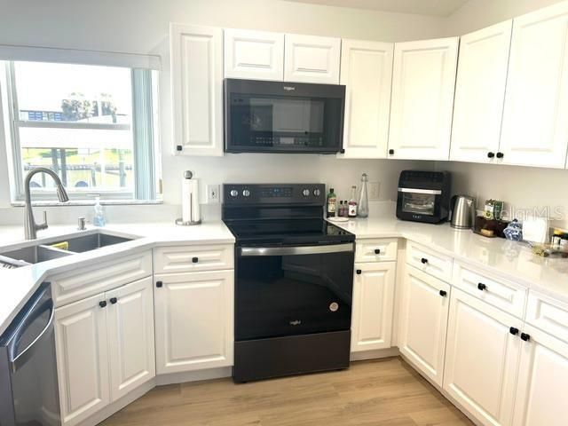 En Venta: $659,000 (3 camas, 2 baños, 1409 Pies cuadrados)