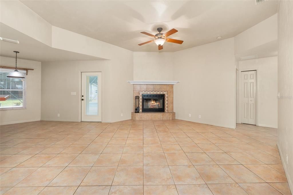 For Sale: $439,900 (4 beds, 2 baths, 1732 Square Feet)