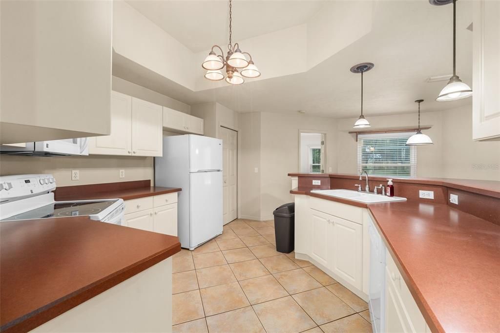 For Sale: $439,900 (4 beds, 2 baths, 1732 Square Feet)