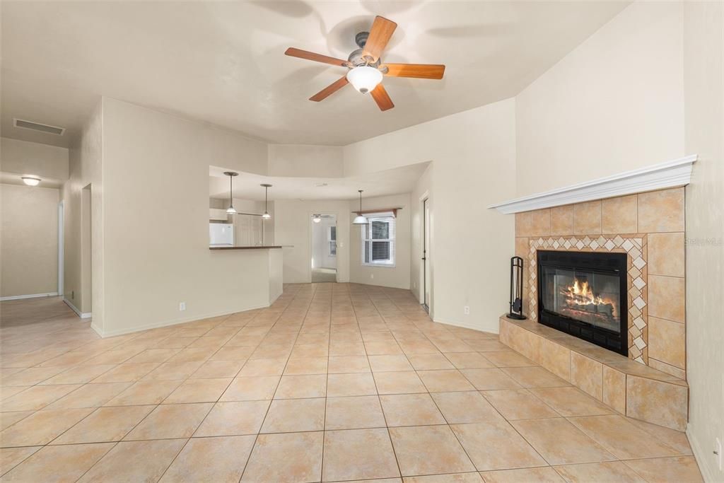 For Sale: $439,900 (4 beds, 2 baths, 1732 Square Feet)