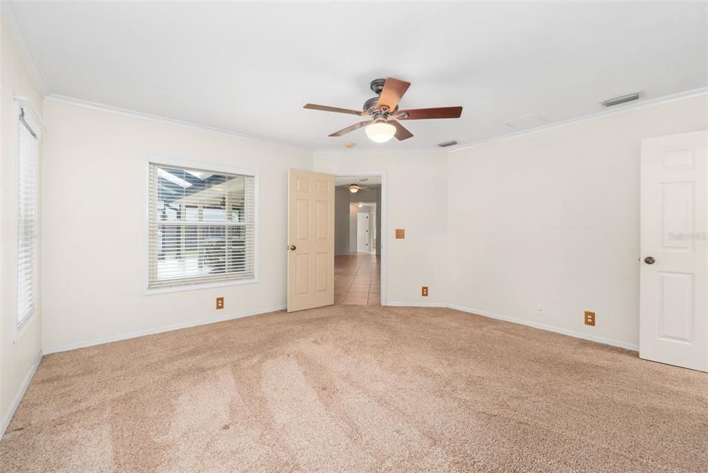 For Sale: $439,900 (4 beds, 2 baths, 1732 Square Feet)