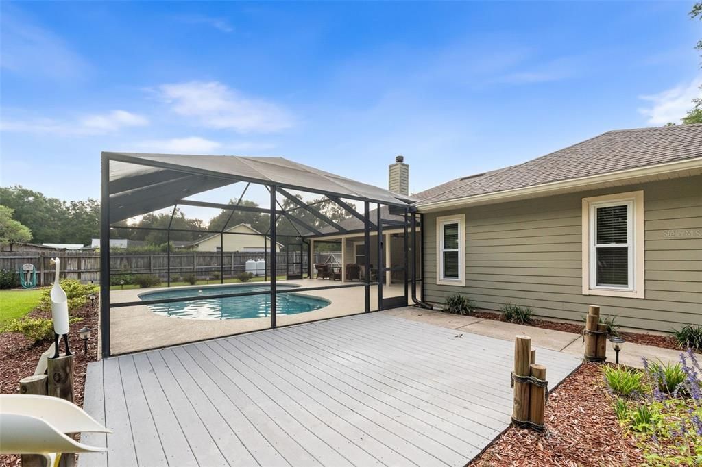 For Sale: $439,900 (4 beds, 2 baths, 1732 Square Feet)