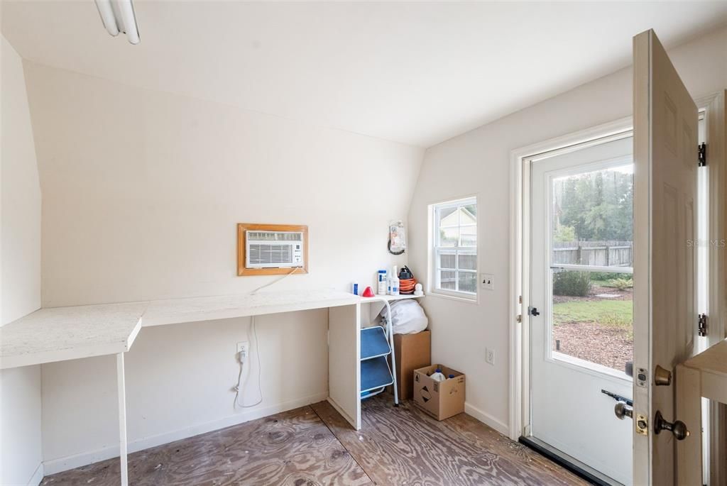 For Sale: $439,900 (4 beds, 2 baths, 1732 Square Feet)
