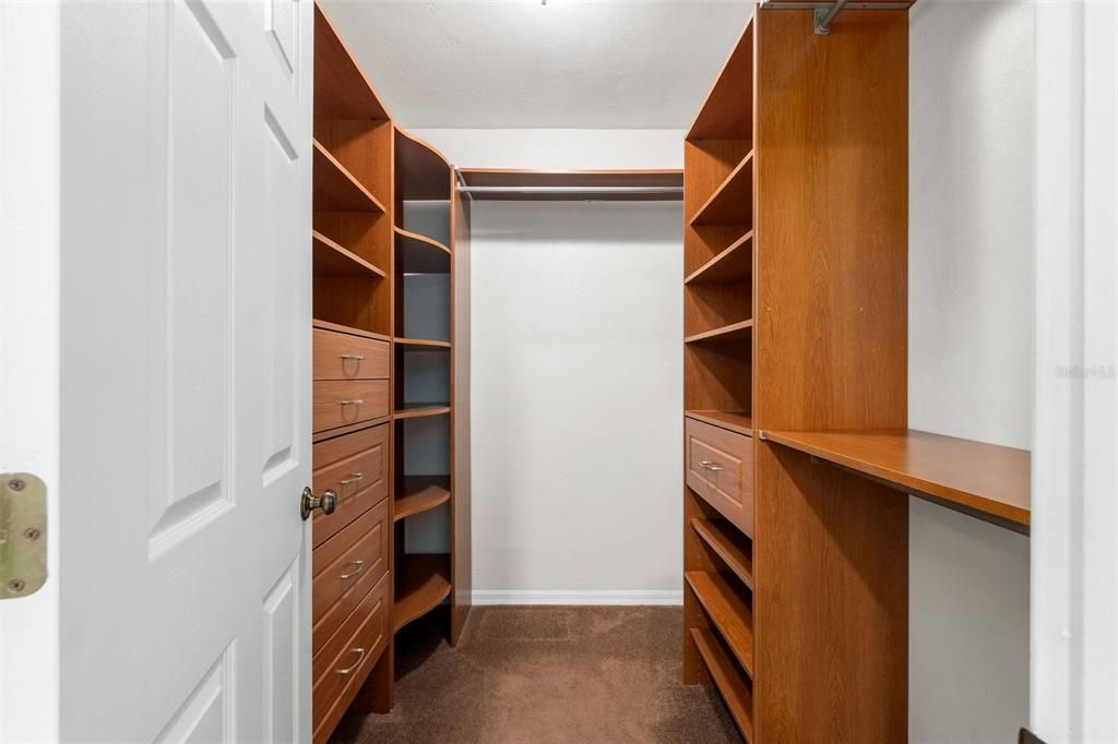 For Sale: $439,900 (4 beds, 2 baths, 1732 Square Feet)