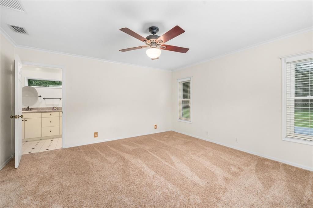 For Sale: $439,900 (4 beds, 2 baths, 1732 Square Feet)