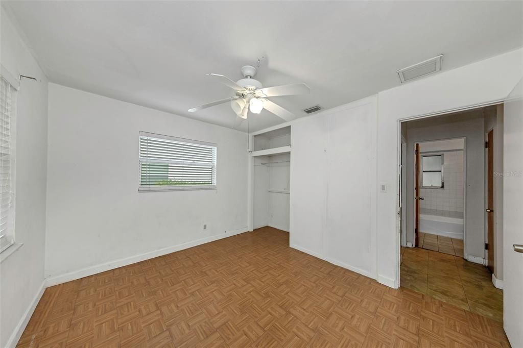 En Venta: $300,000 (2 camas, 1 baños, 1008 Pies cuadrados)
