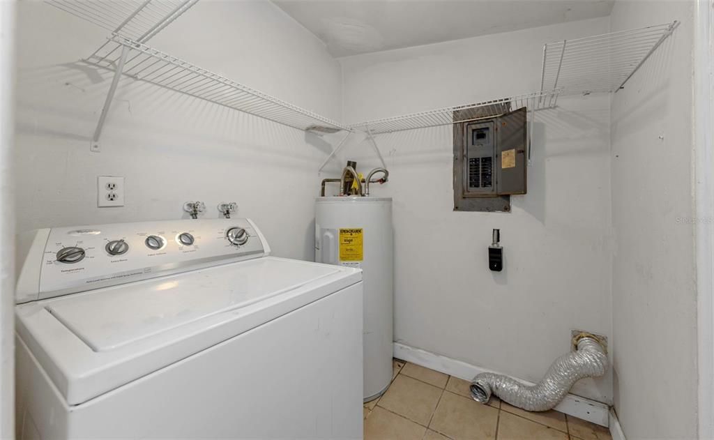 En Venta: $300,000 (2 camas, 1 baños, 1008 Pies cuadrados)
