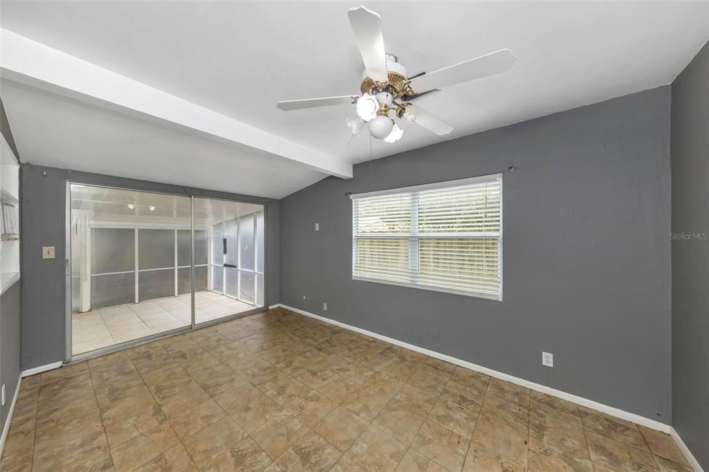 En Venta: $300,000 (2 camas, 1 baños, 1008 Pies cuadrados)