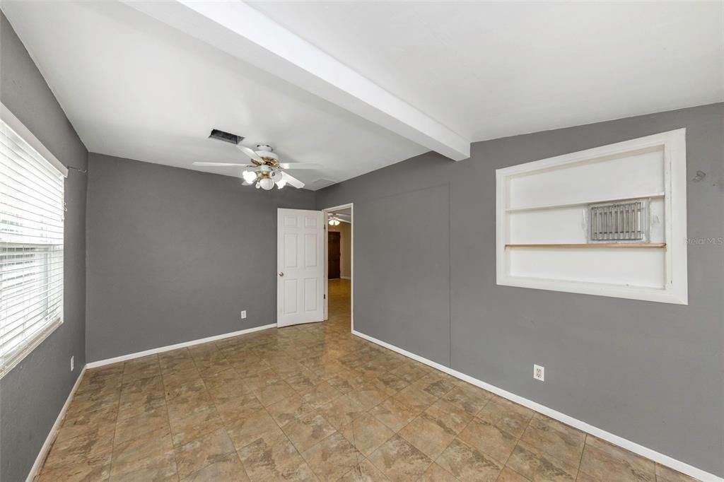En Venta: $300,000 (2 camas, 1 baños, 1008 Pies cuadrados)