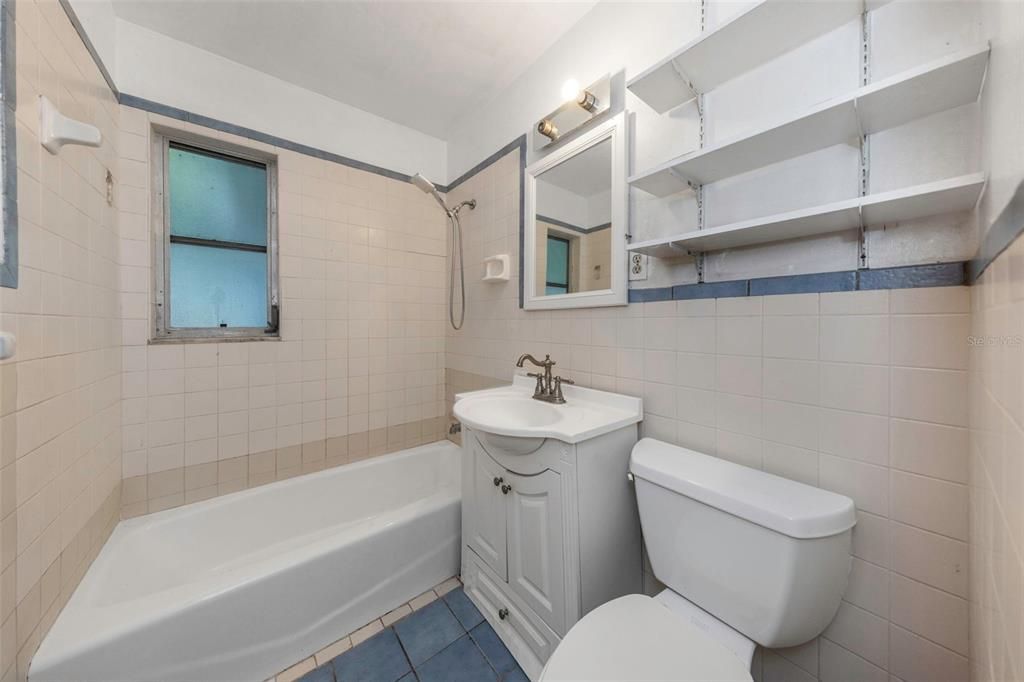 En Venta: $300,000 (2 camas, 1 baños, 1008 Pies cuadrados)