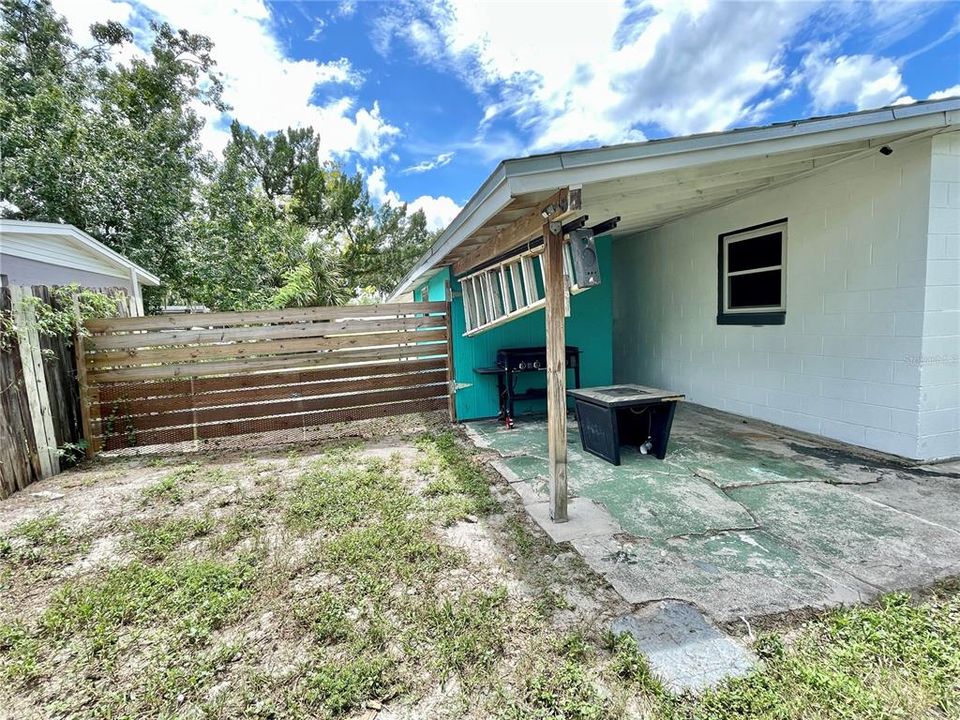 For Sale: $299,900 (3 beds, 1 baths, 897 Square Feet)