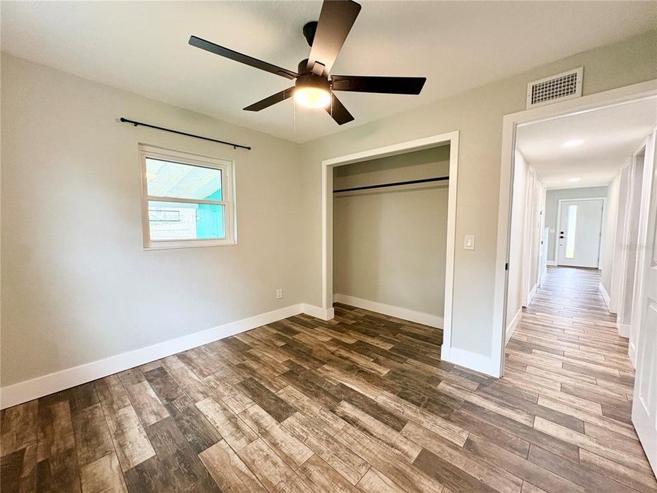 For Sale: $299,900 (3 beds, 1 baths, 897 Square Feet)