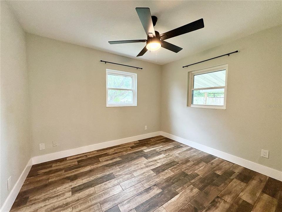 For Sale: $299,900 (3 beds, 1 baths, 897 Square Feet)