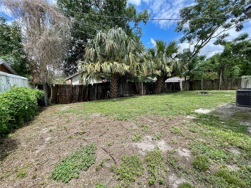 For Sale: $299,900 (3 beds, 1 baths, 897 Square Feet)