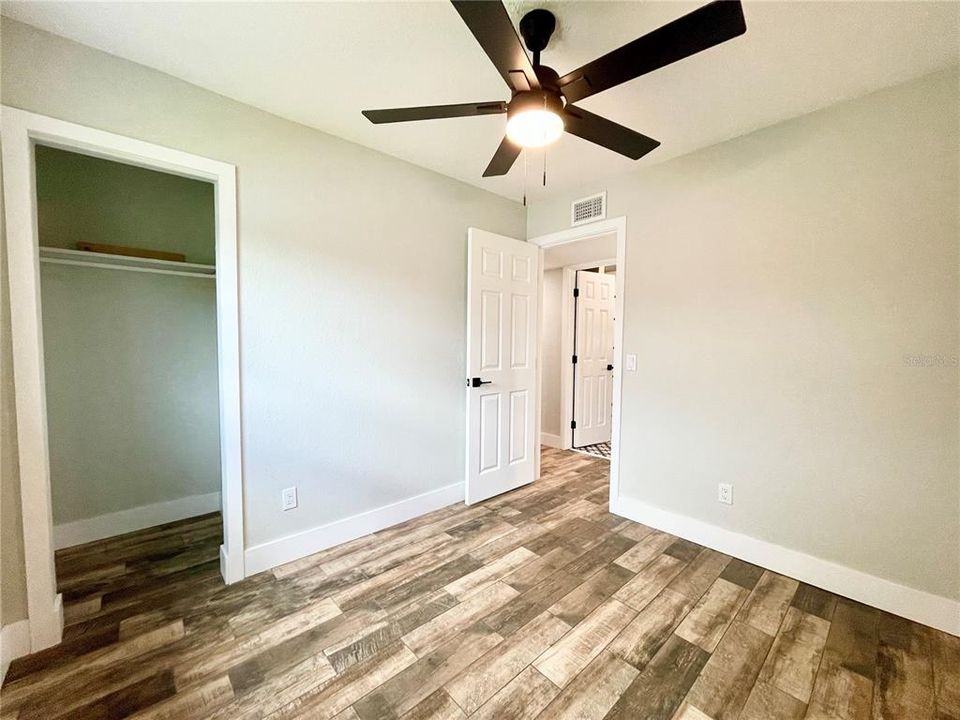For Sale: $299,900 (3 beds, 1 baths, 897 Square Feet)