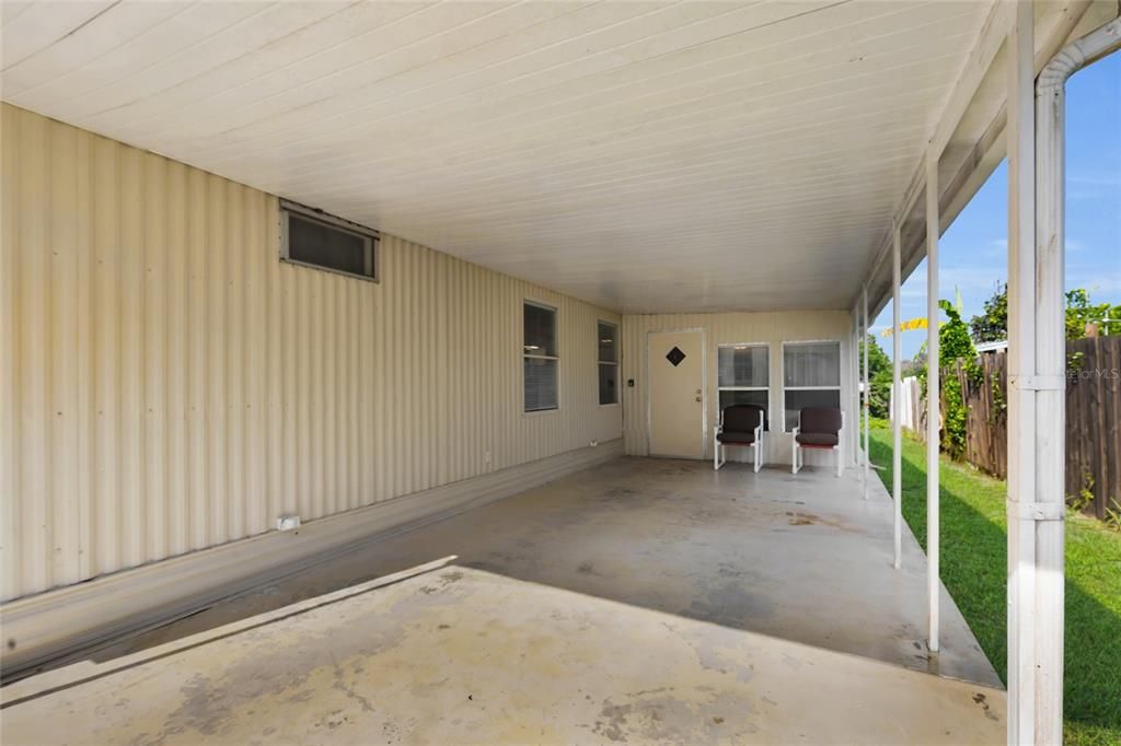 For Sale: $129,900 (2 beds, 1 baths, 720 Square Feet)