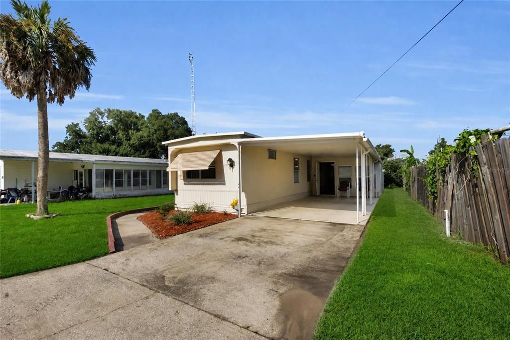 For Sale: $129,900 (2 beds, 1 baths, 720 Square Feet)