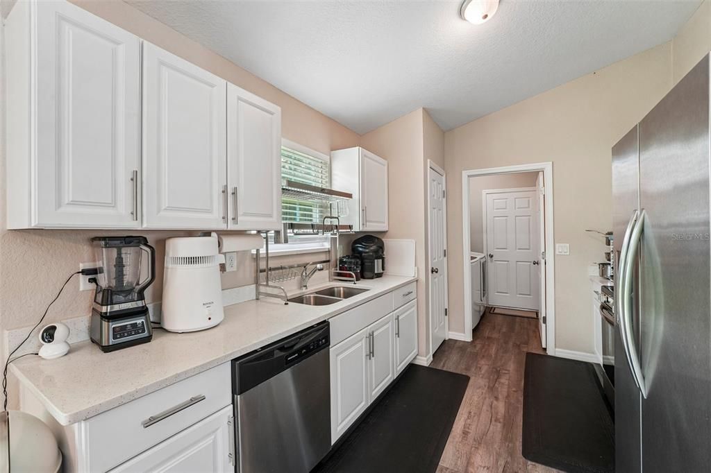 For Sale: $299,900 (3 beds, 2 baths, 1238 Square Feet)