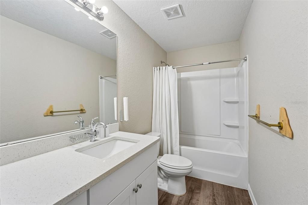 For Sale: $299,900 (3 beds, 2 baths, 1238 Square Feet)