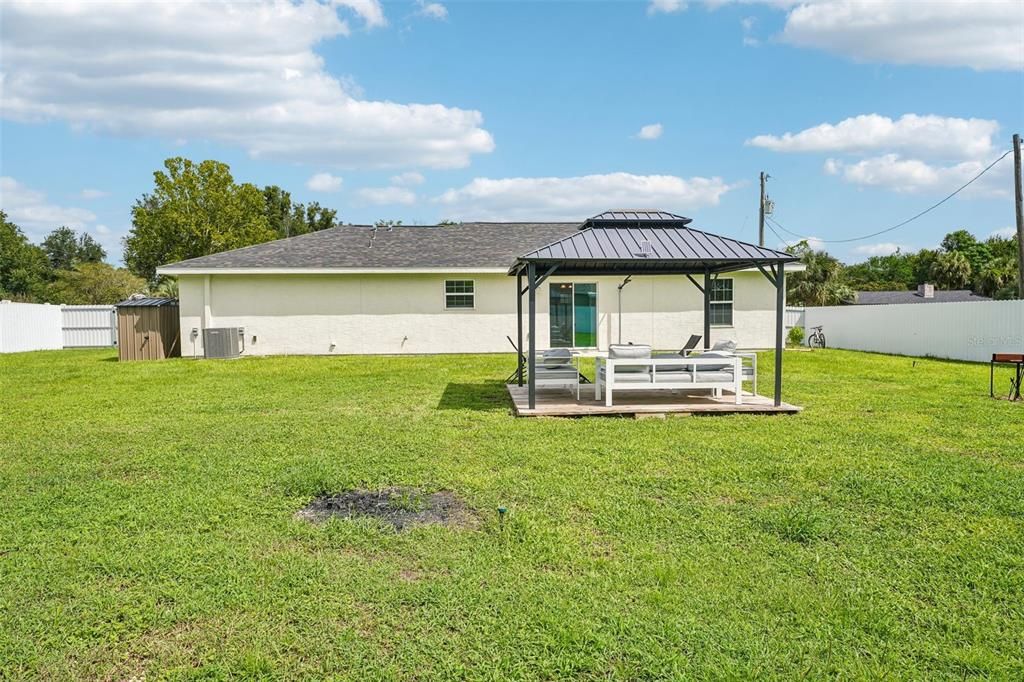 For Sale: $299,900 (3 beds, 2 baths, 1238 Square Feet)