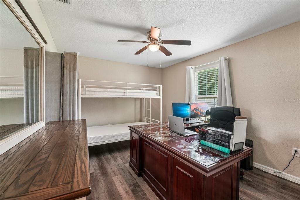 For Sale: $299,900 (3 beds, 2 baths, 1238 Square Feet)