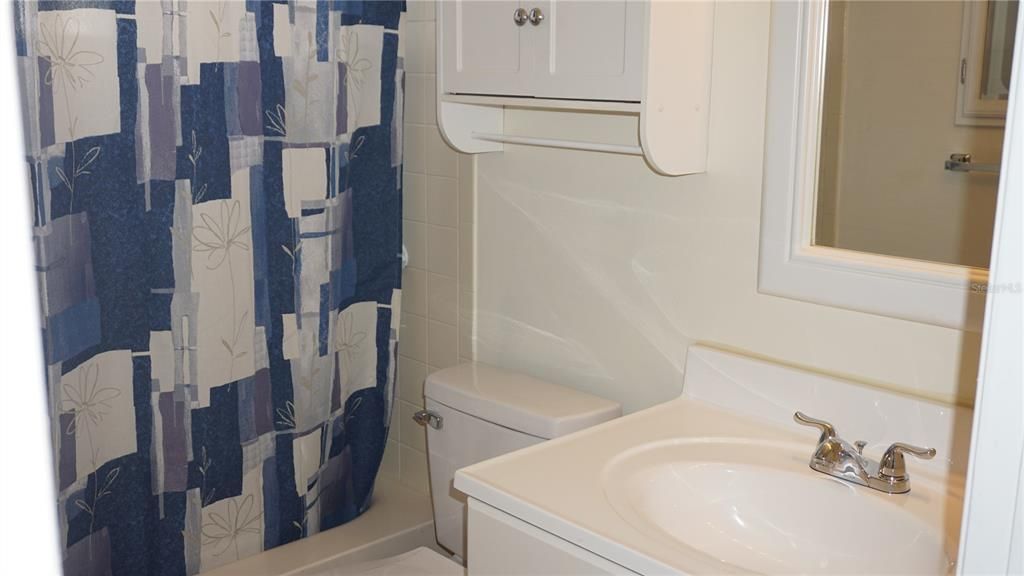 For Sale: $215,000 (2 beds, 1 baths, 1020 Square Feet)