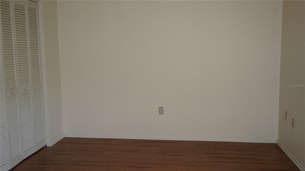 For Sale: $215,000 (2 beds, 1 baths, 1020 Square Feet)