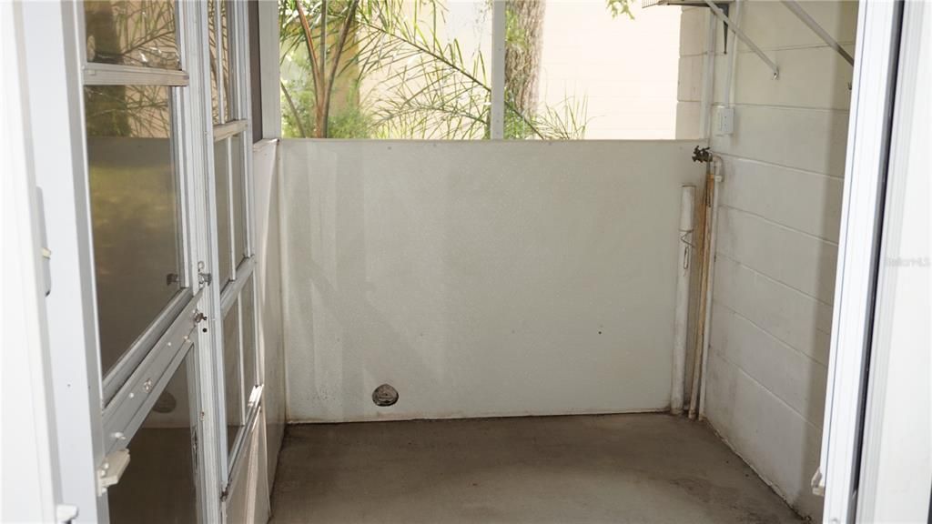 For Sale: $215,000 (2 beds, 1 baths, 1020 Square Feet)