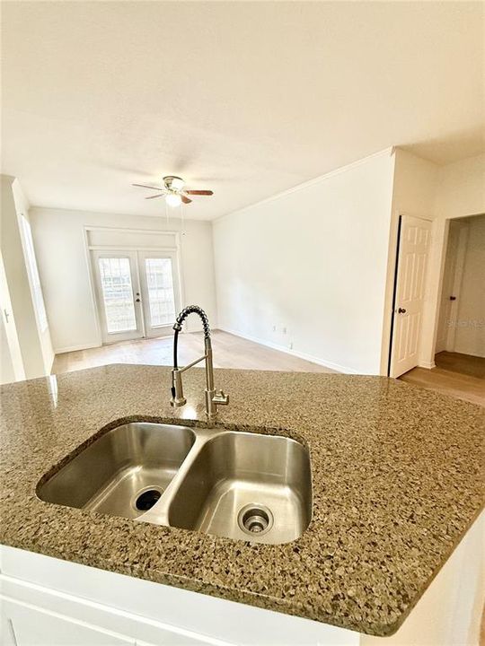 For Sale: $190,000 (2 beds, 2 baths, 1051 Square Feet)