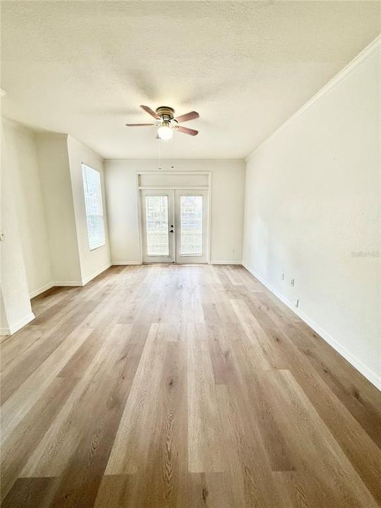 For Sale: $190,000 (2 beds, 2 baths, 1051 Square Feet)