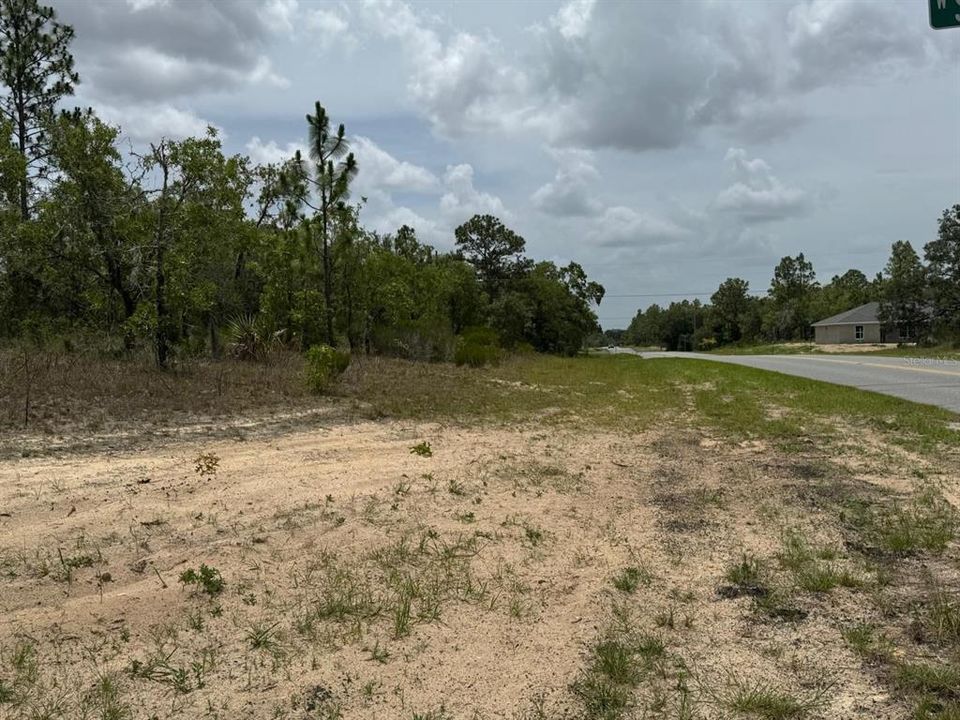 На продажу: $22,900 (0.28 acres)