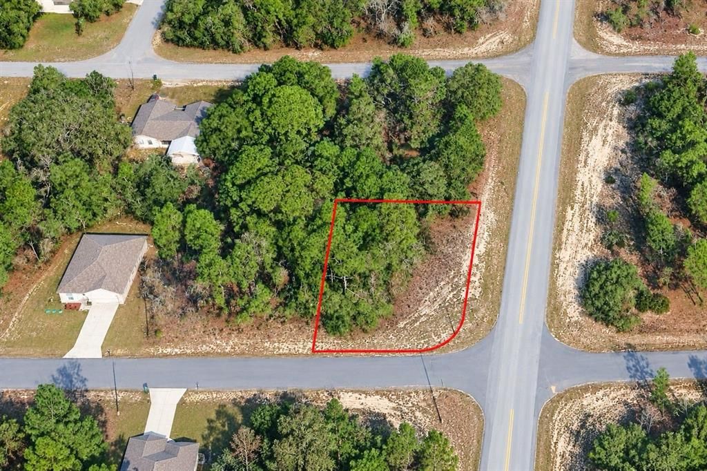На продажу: $22,900 (0.28 acres)