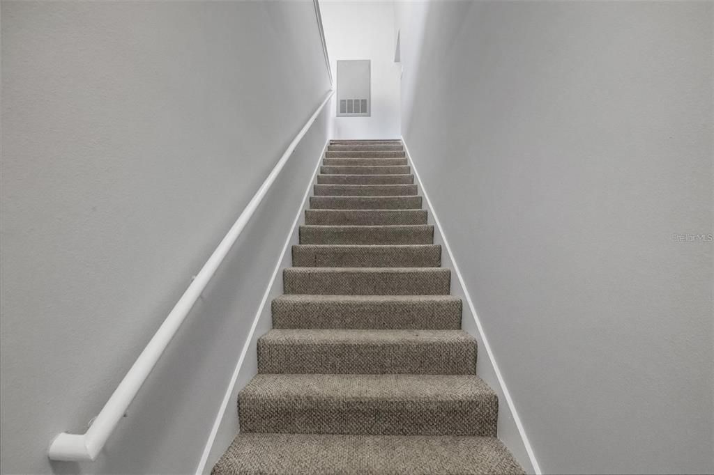 For Sale: $239,000 (3 beds, 3 baths, 1554 Square Feet)