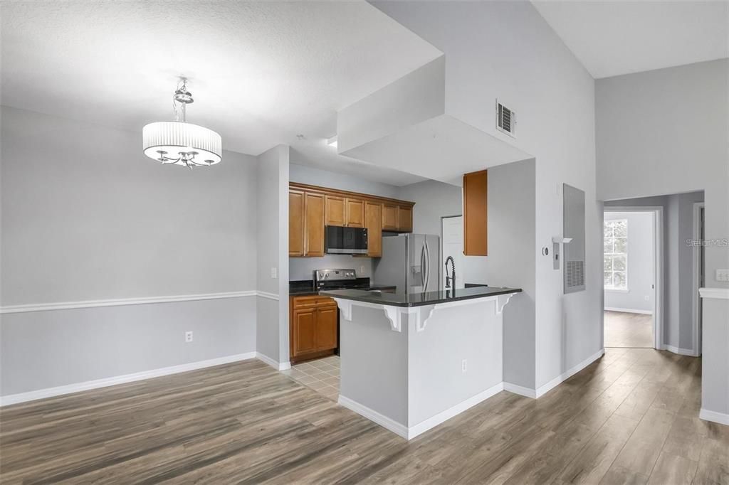 For Sale: $239,000 (3 beds, 3 baths, 1554 Square Feet)