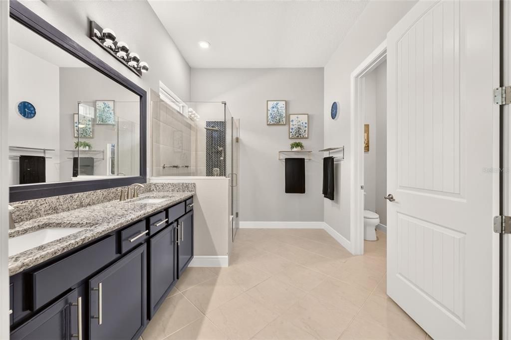 For Sale: $435,000 (3 beds, 2 baths, 1976 Square Feet)