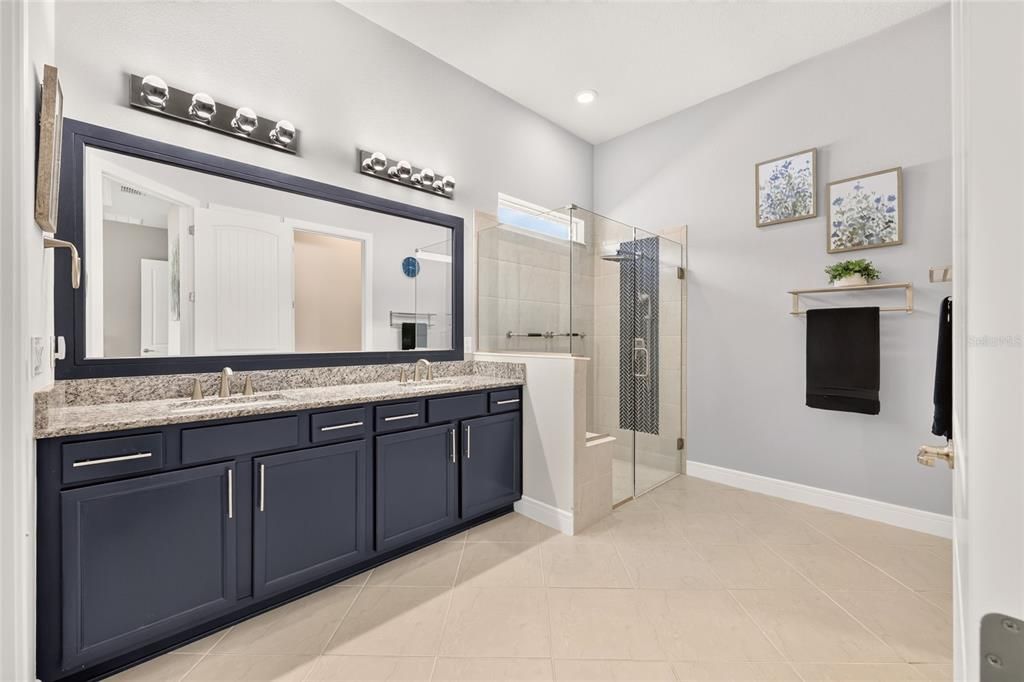 For Sale: $435,000 (3 beds, 2 baths, 1976 Square Feet)